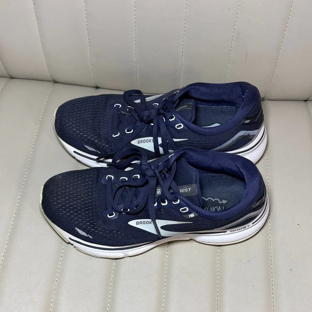 Brooks athletic running
